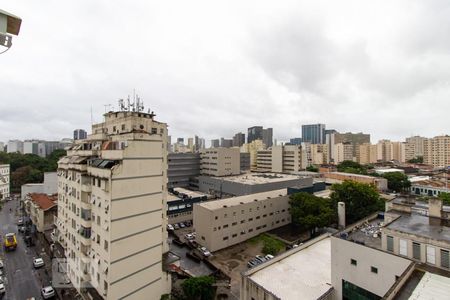 Vista de kitnet/studio para alugar com 1 quarto, 50m² em Centro, Rio de Janeiro