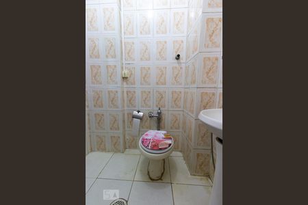 Banheiro de kitnet/studio para alugar com 1 quarto, 50m² em Centro, Rio de Janeiro