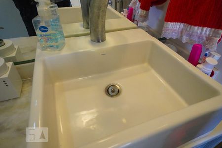 Apartamento para alugar com 72m², 3 quartos e 2 vagasBanheiro Corredor