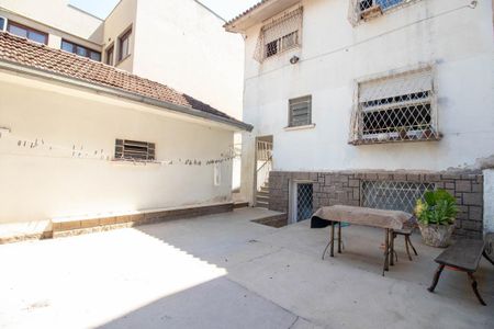 Casa à venda com 262m², 3 quartos e 4 vagas Casa à venda com 262m², 3 quartos e 4 vagasPátio