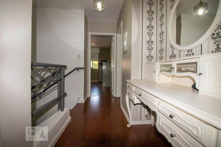 Casa à venda com 262m², 3 quartos e 4 vagas Casa à venda com 262m², 3 quartos e 4 vagasCorredor - Piso Superior