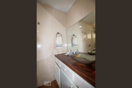 Casa à venda com 262m², 3 quartos e 4 vagas Casa à venda com 262m², 3 quartos e 4 vagasBanheiro da Suíte