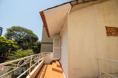 Casa à venda com 262m², 3 quartos e 4 vagas Casa à venda com 262m², 3 quartos e 4 vagasVaranda