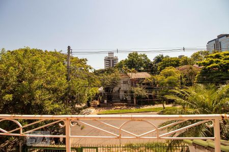 Casa à venda com 262m², 3 quartos e 4 vagas Casa à venda com 262m², 3 quartos e 4 vagasVaranda