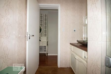 Casa à venda com 262m², 3 quartos e 4 vagas Casa à venda com 262m², 3 quartos e 4 vagasBanheiro Social