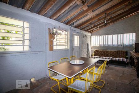 Casa à venda com 262m², 3 quartos e 4 vagas Casa à venda com 262m², 3 quartos e 4 vagasChurrasqueira