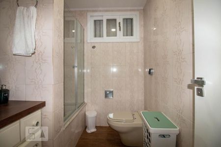 Casa à venda com 262m², 3 quartos e 4 vagas Casa à venda com 262m², 3 quartos e 4 vagasBanheiro Social