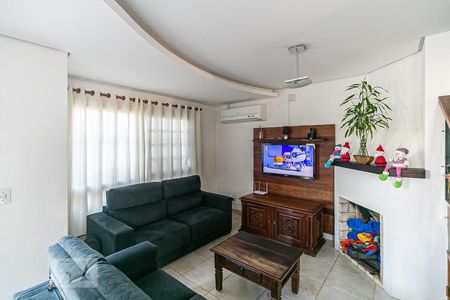 Sala de casa à venda com 3 quartos, 119m² em Hípica, Porto Alegre