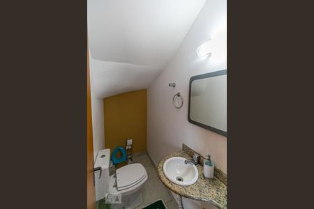 Casa à venda com 119m², 3 quartos e 2 vagas Casa à venda com 119m², 3 quartos e 2 vagasLavabo externo