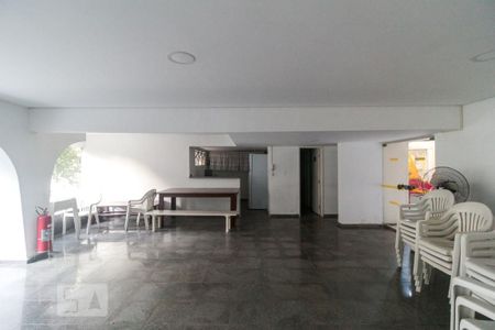 Apartamento à venda com 180m², 4 quartos e 2 vagas Apartamento à venda com 180m², 4 quartos e 2 vagasSalão de festas