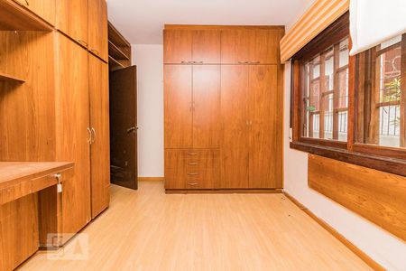 Casa à venda com 280m², 4 quartos e 3 vagasDormitório2