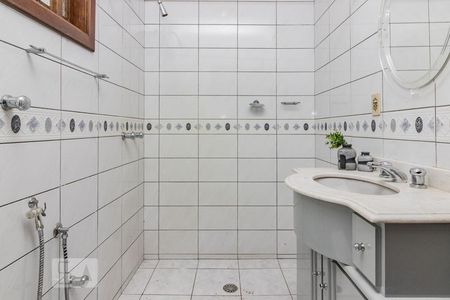 Banheiro da Suíte 1 de casa para alugar com 4 quartos, 280m² em Petrópolis, Porto Alegre