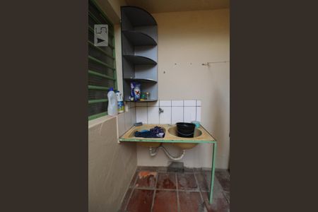 Casa à venda com 181m², 4 quartos e sem vagaÁrea de Serviço (térreo)