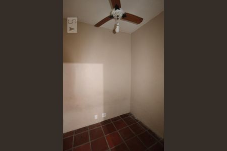 Casa à venda com 181m², 4 quartos e sem vagaDespejo (térreo)