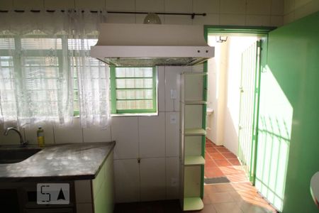 Casa à venda com 181m², 4 quartos e sem vagaCozinha (andar superior)