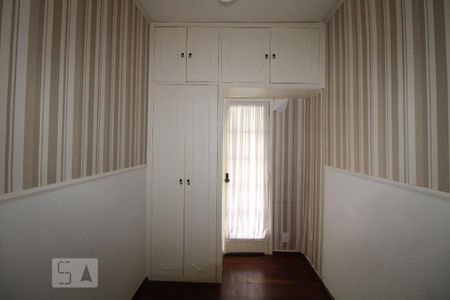 Casa à venda com 181m², 4 quartos e sem vagaQuarto 2 (andar superior)