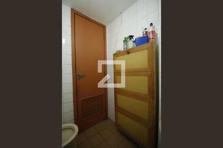 Apartamento à venda com 77m², 2 quartos e 1 vagaBanheiro de Serviço