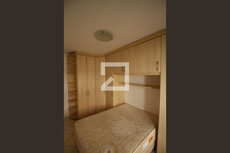 Apartamento à venda com 77m², 2 quartos e 1 vagaQuarto 2 - Armários