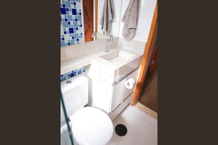 Apartamento à venda com 120m², 2 quartos e 1 vaga Apartamento à venda com 120m², 2 quartos e 1 vagaBanheiro