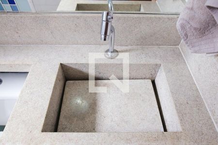 Apartamento à venda com 120m², 2 quartos e 1 vaga Apartamento à venda com 120m², 2 quartos e 1 vagaBanheiro