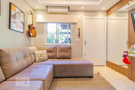 Sala de casa de condomínio para alugar com 3 quartos, 99m² em Cavalhada, Porto Alegre