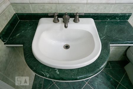 Casa à venda com 296m², 3 quartos e 2 vagasBanheiro da suíte 1