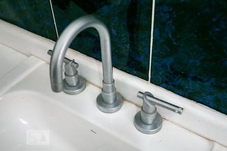 Casa à venda com 296m², 3 quartos e 2 vagasBanheiro da Suíte 2