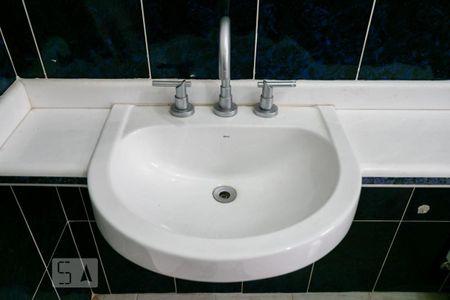 Casa à venda com 296m², 3 quartos e 2 vagasBanheiro da Suíte 2