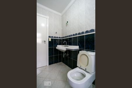 Casa à venda com 296m², 3 quartos e 2 vagasBanheiro da Suíte 2