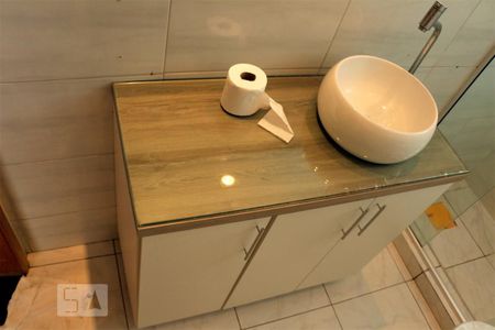 Apartamento para alugar com 100m², 2 quartos e sem vagaDetalhe banheiro