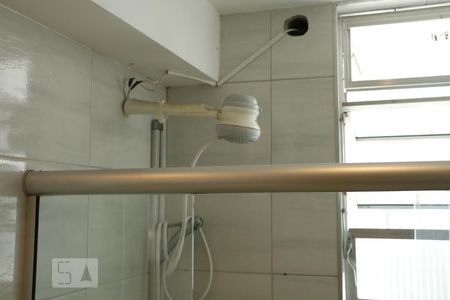 Apartamento para alugar com 100m², 2 quartos e sem vagaDetalhe banheiro
