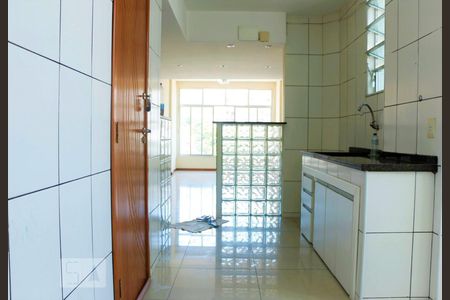 Apartamento para alugar com 100m², 2 quartos e sem vagaCozinha