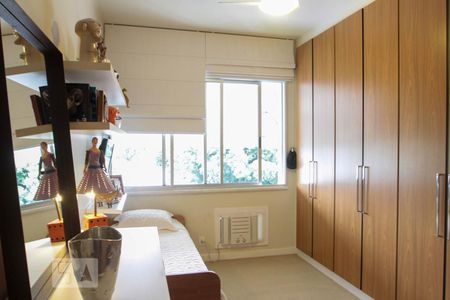 Quarto 1 de apartamento à venda com 3 quartos, 136m² em Leblon, Rio de Janeiro
