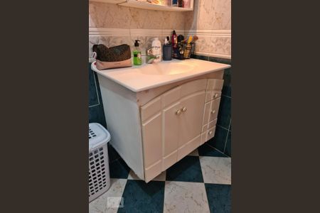 Casa para alugar com 350m², 4 quartos e NaN vagas Casa para alugar com 350m², 4 quartos e NaN vagasDetalhe Banheiro