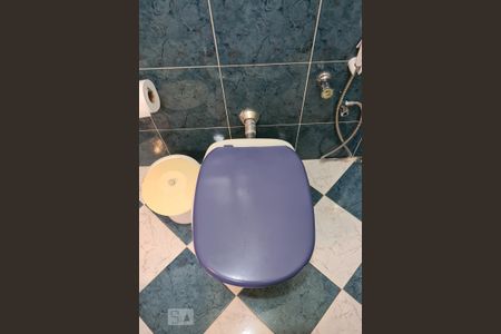 Casa para alugar com 350m², 4 quartos e NaN vagas Casa para alugar com 350m², 4 quartos e NaN vagasDetalhe Banheiro