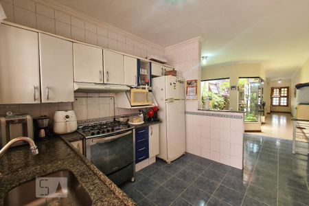 Casa para alugar com 350m², 4 quartos e NaN vagas Casa para alugar com 350m², 4 quartos e NaN vagasCozinha