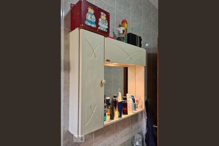 Casa para alugar com 350m², 4 quartos e NaN vagas Casa para alugar com 350m², 4 quartos e NaN vagasDetalhe Banheiro Quarto 1