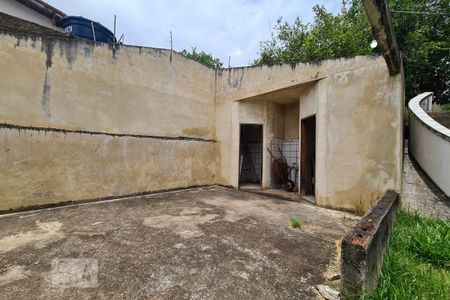 Casa para alugar com 350m², 4 quartos e NaN vagas Casa para alugar com 350m², 4 quartos e NaN vagasQuintal