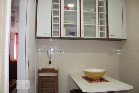 Apartamento para alugar com 178m², 3 quartos e 2 vagasCozinha detalhe