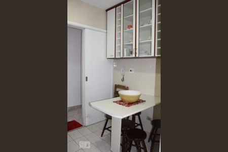 Apartamento para alugar com 178m², 3 quartos e 2 vagasCozinha - Armários