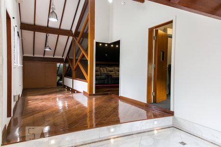 Casa à venda com 455m², 5 quartos e 3 vagasSalão   