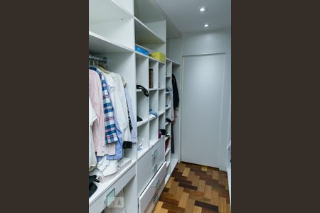 Casa à venda com 455m², 5 quartos e 3 vagasCloset