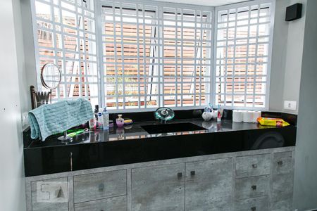 Casa à venda com 455m², 5 quartos e 3 vagasBanheiro 1