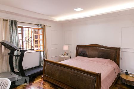 Casa à venda com 455m², 5 quartos e 3 vagasSuíte