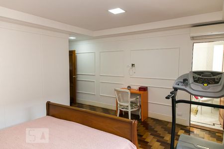 Casa à venda com 455m², 5 quartos e 3 vagasSuíte