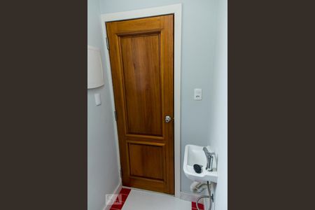 Casa à venda com 455m², 5 quartos e 3 vagasLavabo do Salão