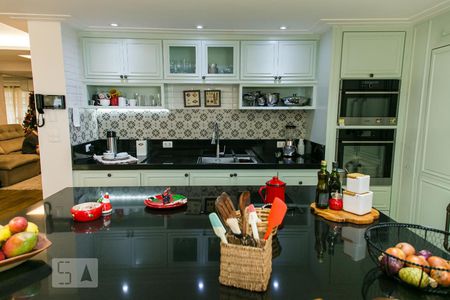 Casa à venda com 455m², 5 quartos e 3 vagasCozinha