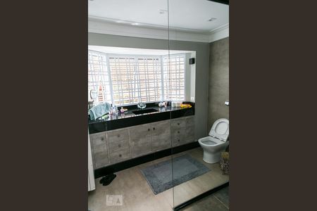 Casa à venda com 455m², 5 quartos e 3 vagasBanheiro 1