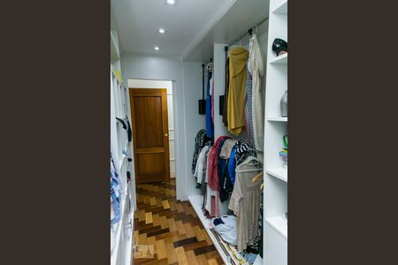 Casa à venda com 455m², 5 quartos e 3 vagasCloset
