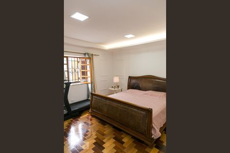 Casa à venda com 455m², 5 quartos e 3 vagasSuíte